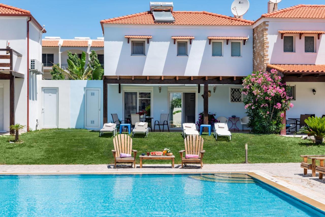 Villa Posidonia Villas *