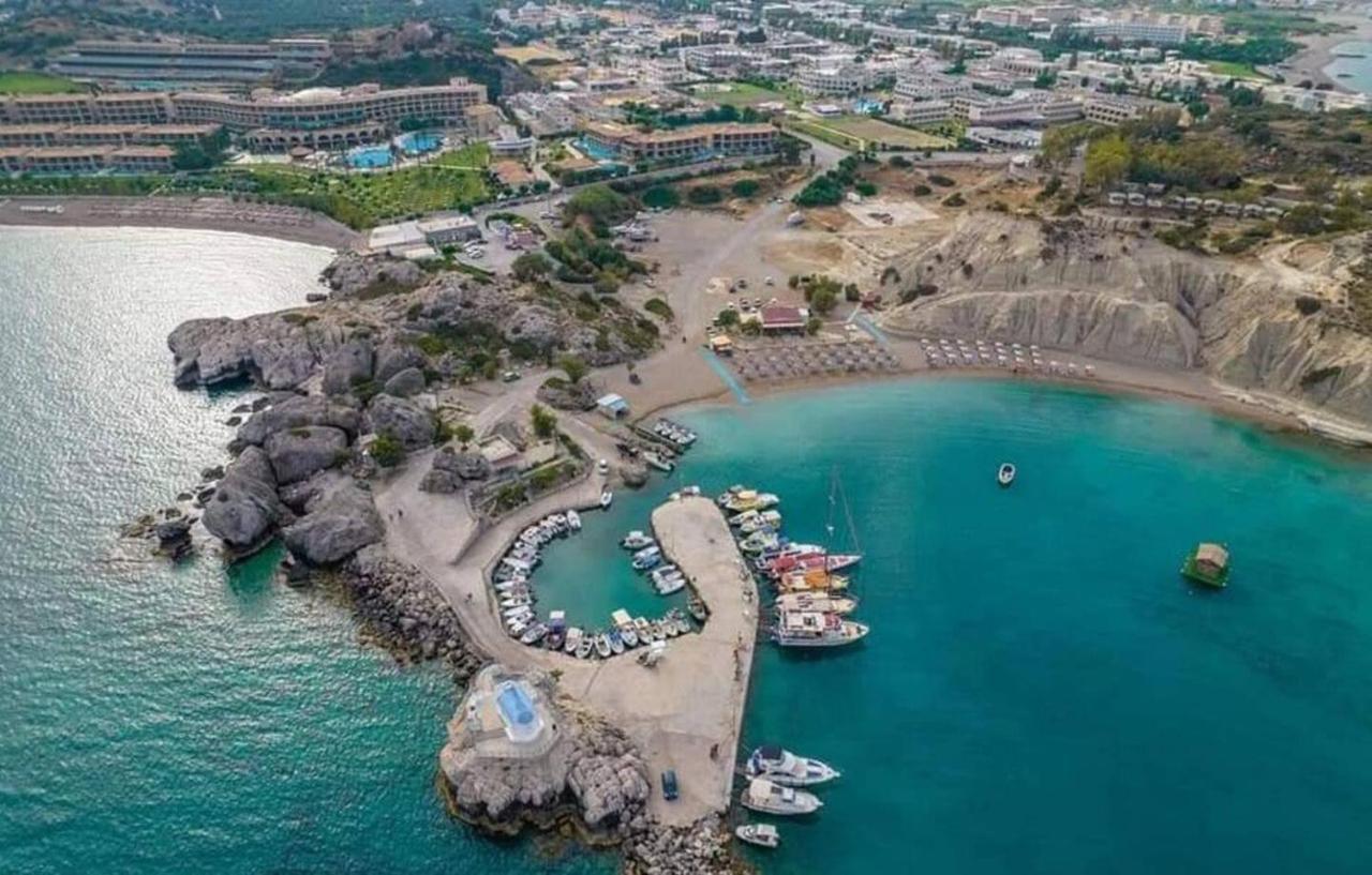 Posidonia Villas *